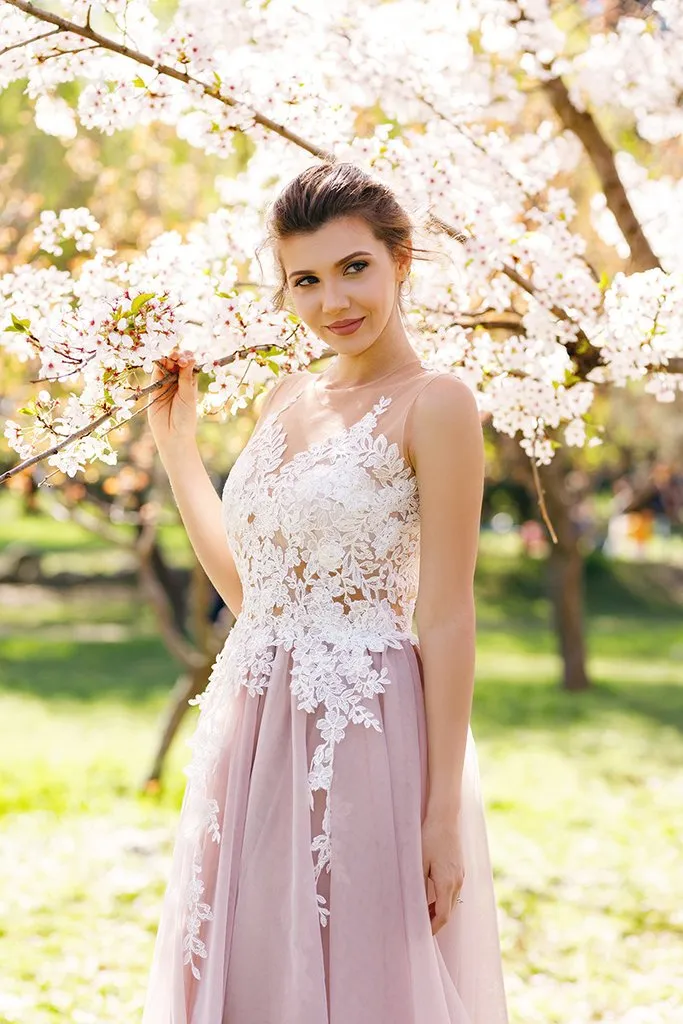 A-line Scoop Neck Floor Length Sleeveless Long Tulle Prom Dresses/Evening Dress With Appliques OHC287