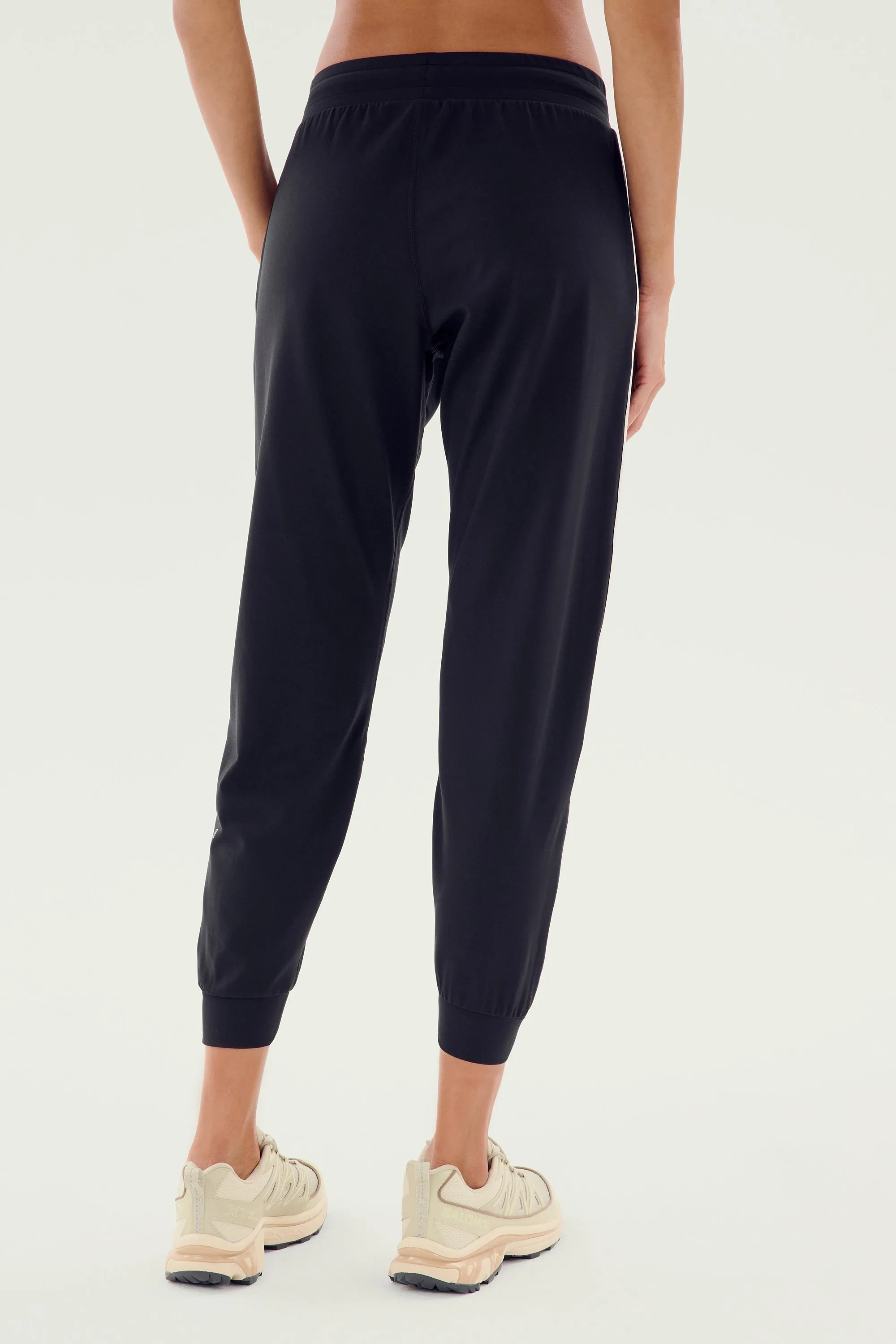 Airweight Jogger 7/8 with Piping - Black/White