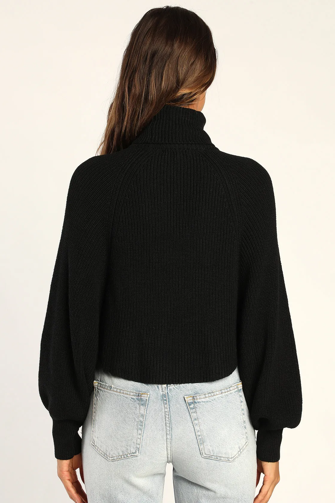 CROSS FRONT REVERSIBLE CROPPED SWEATER