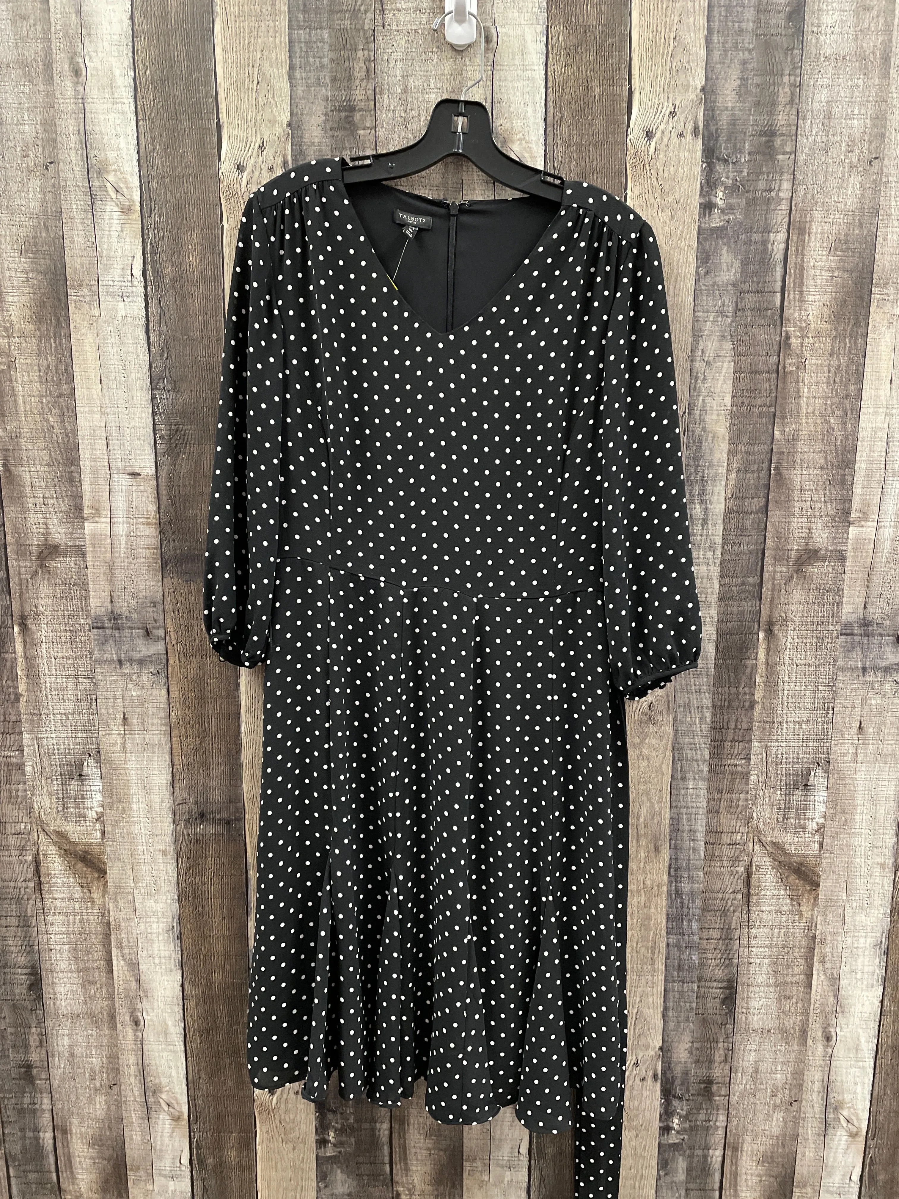 Dress Casual Short By Talbots In Polkadot Pattern, Size: M