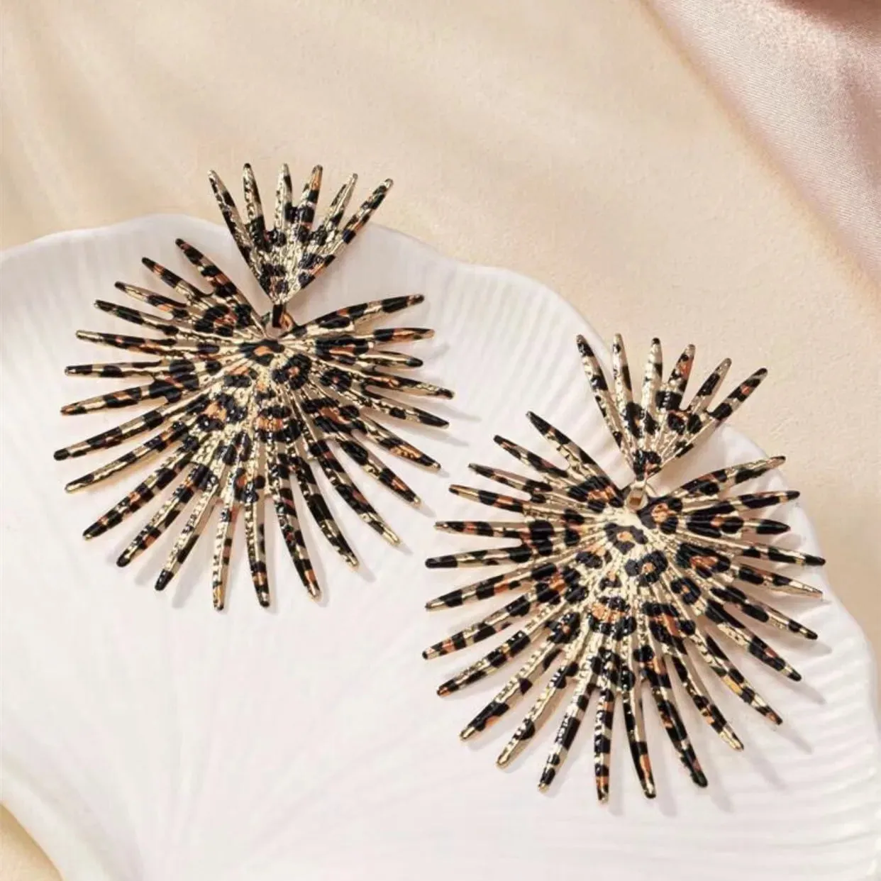 Exaggerated  Big Fans Earring