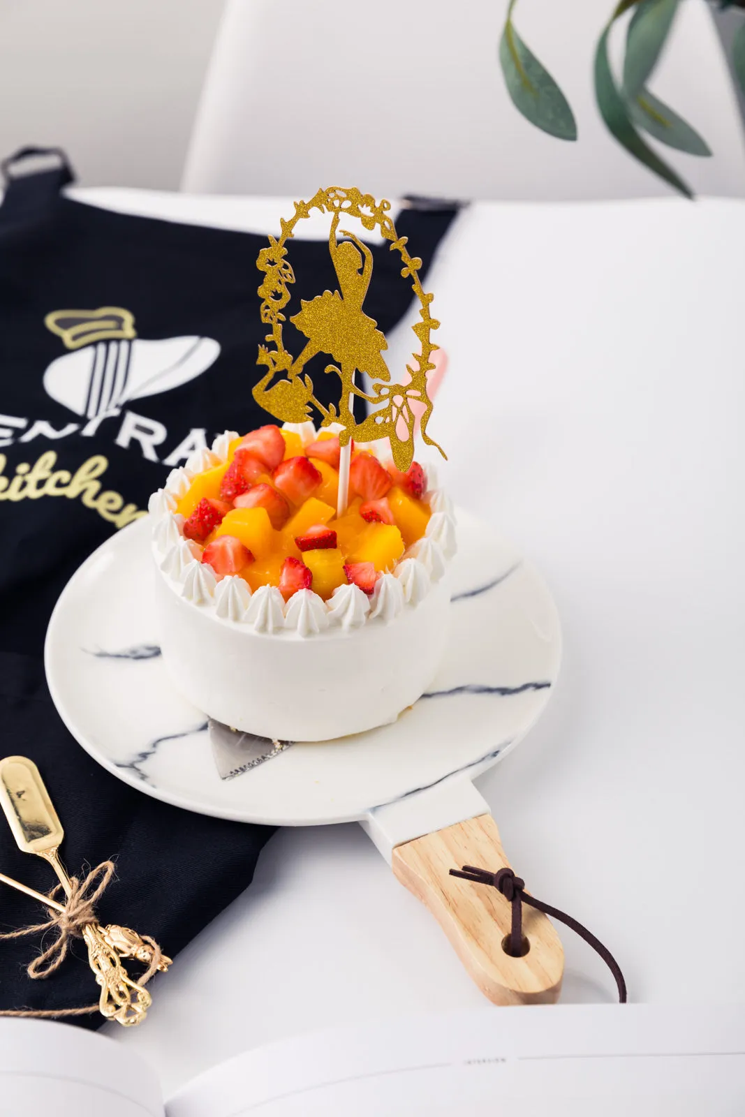 Gold Ballerina cake topper DIY