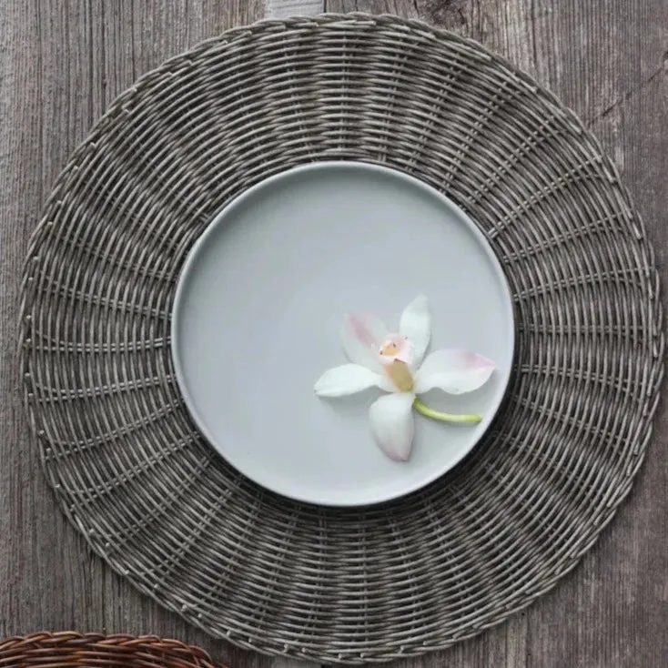 Huntington Grey Woven Round Placemat