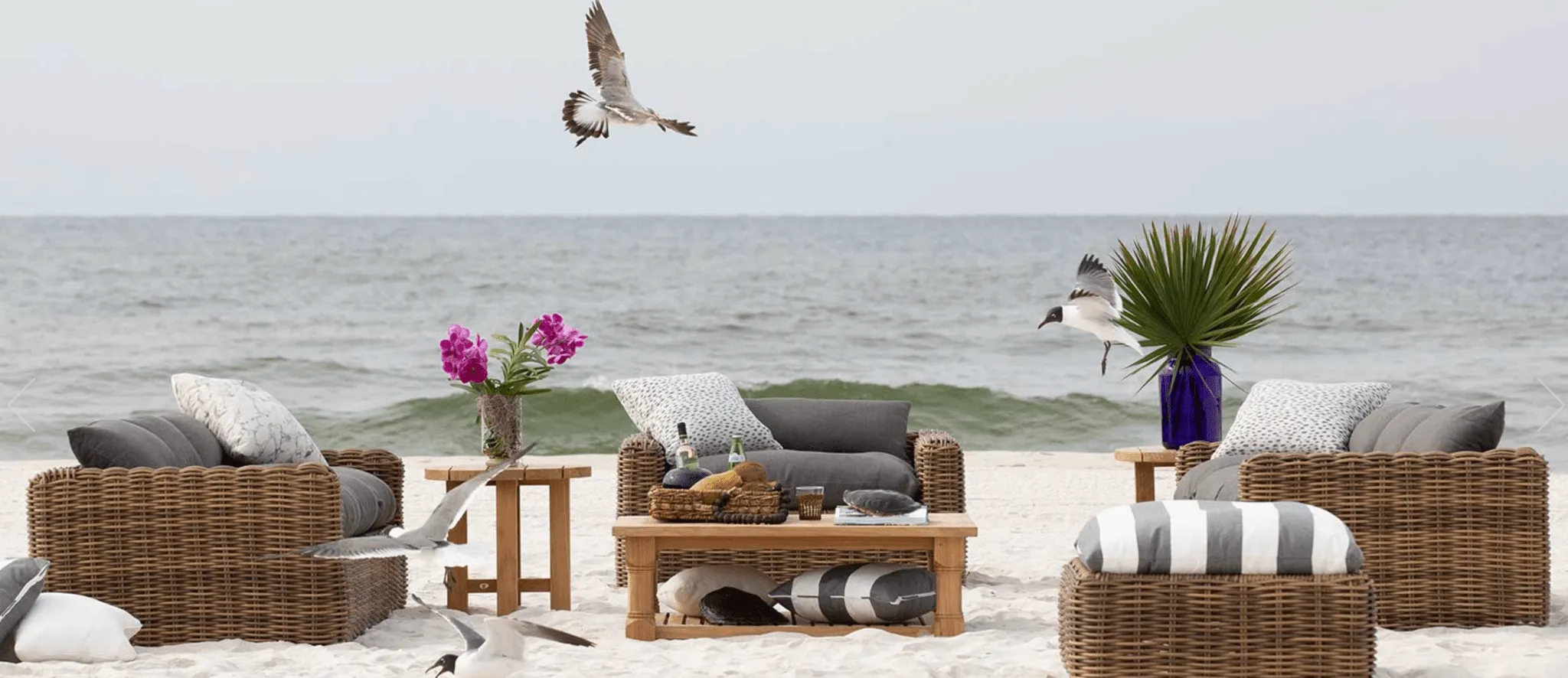 Kona Outdoor Wicker Sofa - Raffia