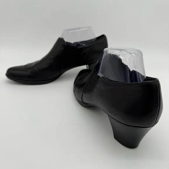 Munro Black Genuine Leather Heels Size 11 N Made in USA