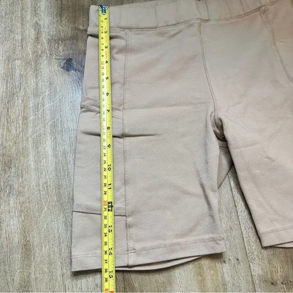 NWT Monrow Biker Shorts in Beige Size Small