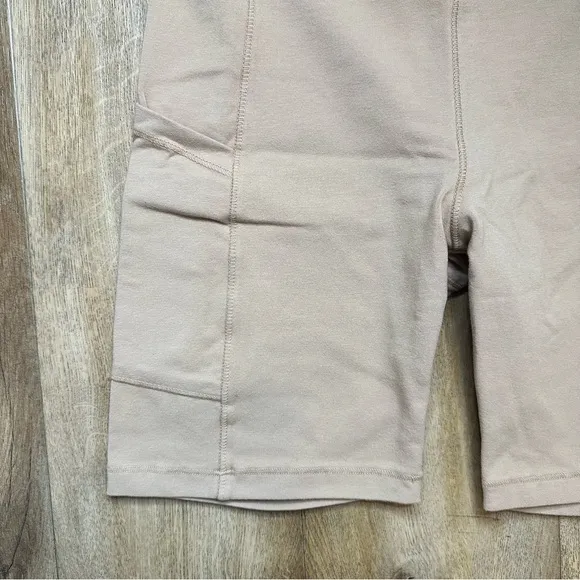 NWT Monrow Biker Shorts in Beige Size Small