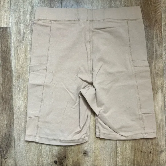 NWT Monrow Biker Shorts in Beige Size Small