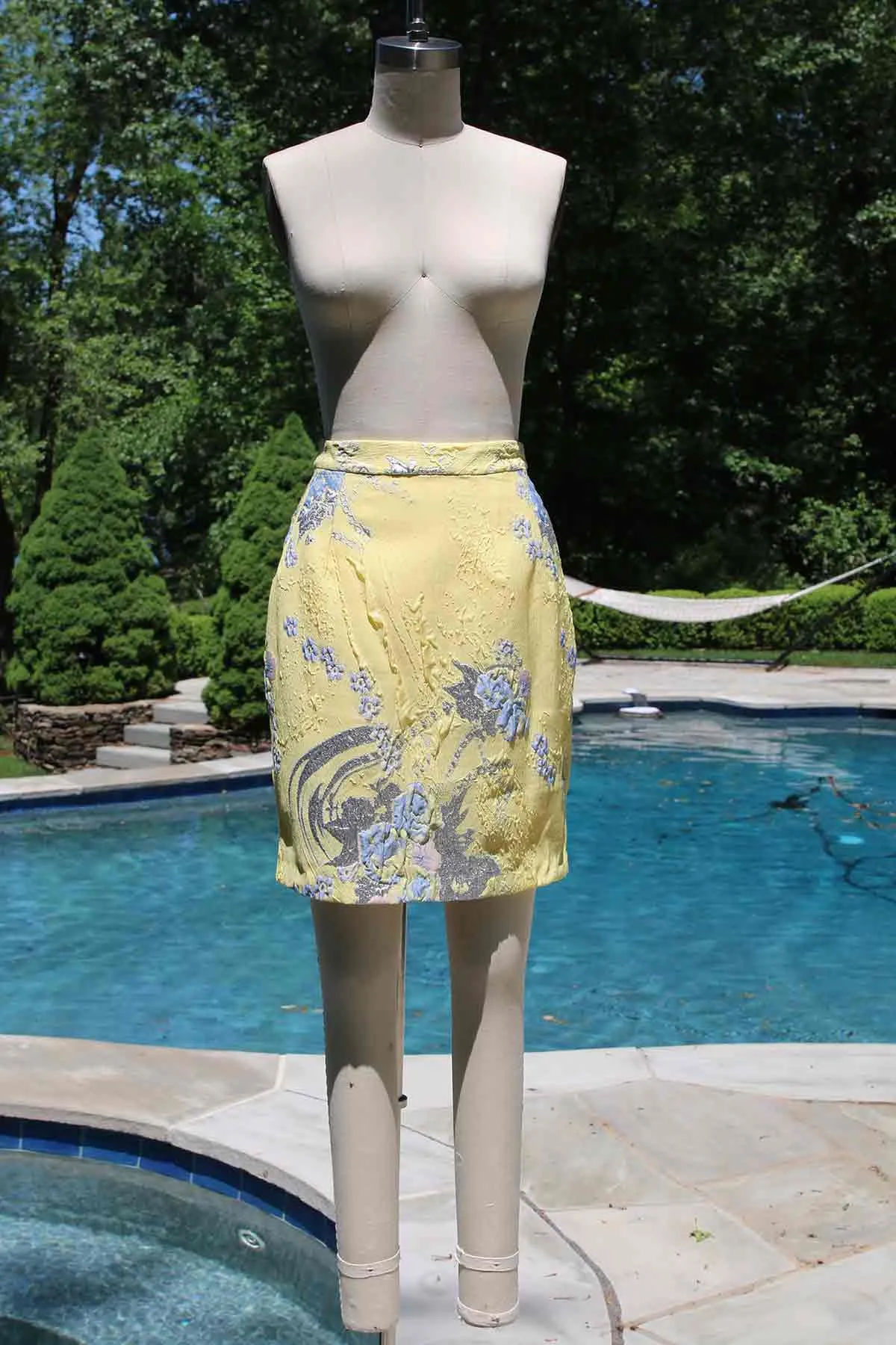 Sample: Fits Size 2 or 4/ Beachside Margarita Pencil Skirt