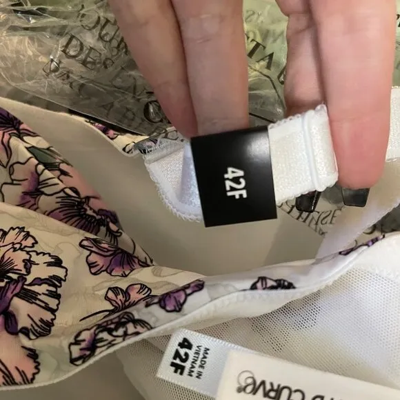 Torrid Womes NWT White Floral Full-Coverage Balconette Lightly Lined Bra 42F
