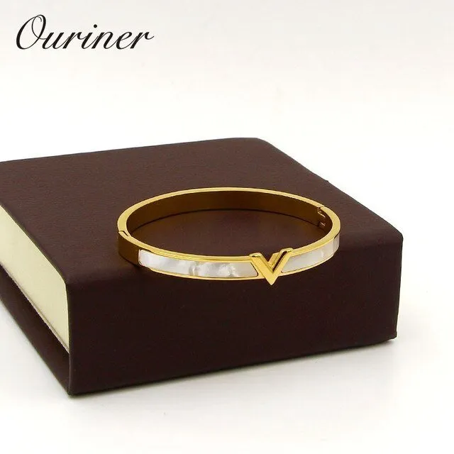V Bracelet