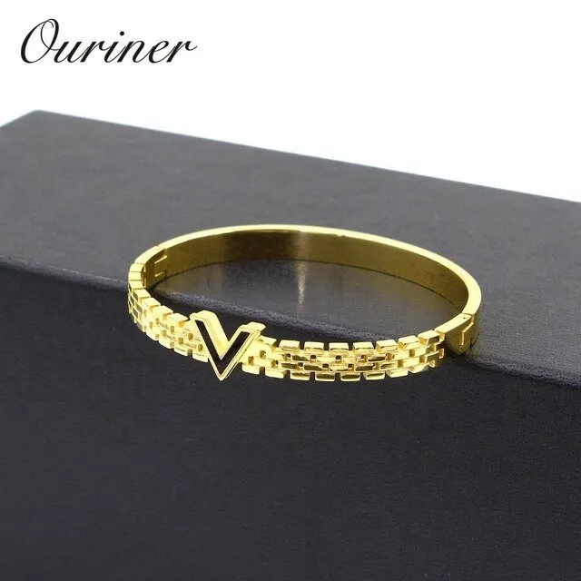 V Bracelet