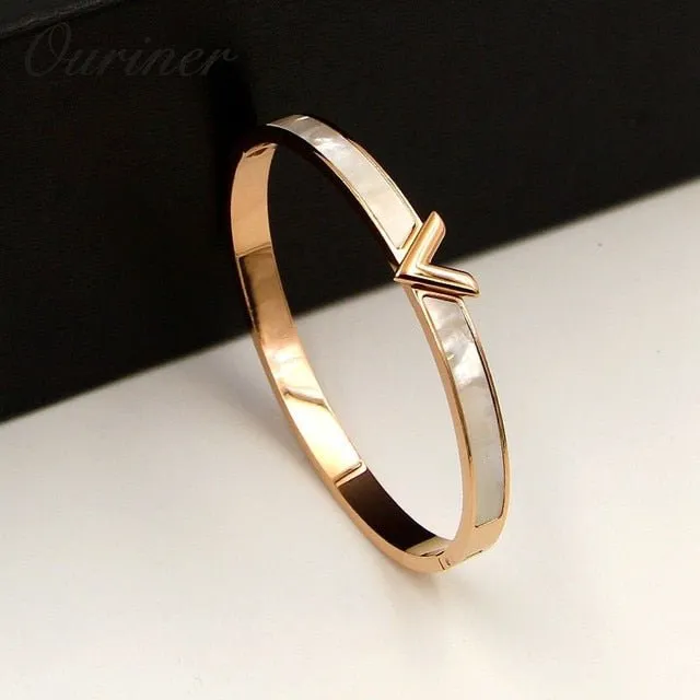 V Bracelet
