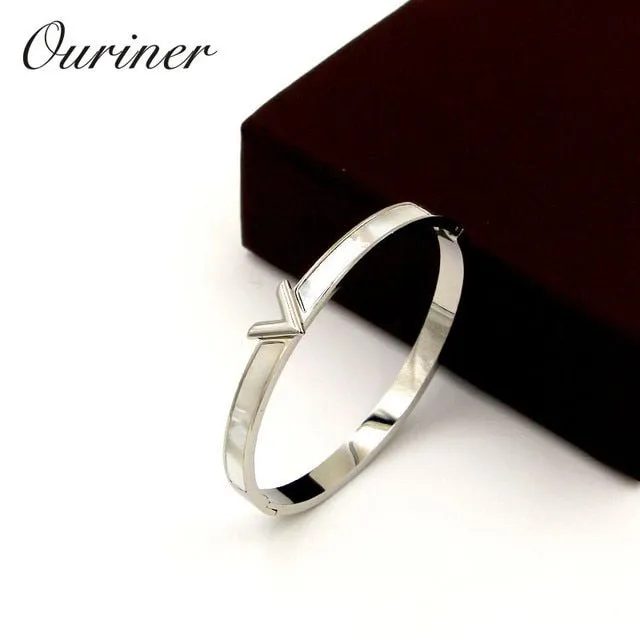 V Bracelet