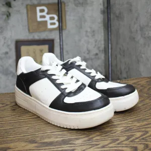 Wild Fable Womens Lola Lace-Up Sneakers with Memory Foam Insole Black 8M